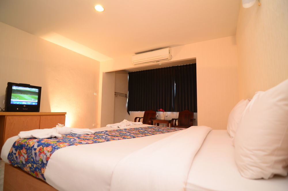 Oyo 257 Sea Paradise Hotel Sattahip Exteriér fotografie