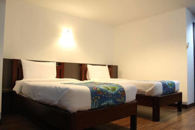 Oyo 257 Sea Paradise Hotel Sattahip Exteriér fotografie